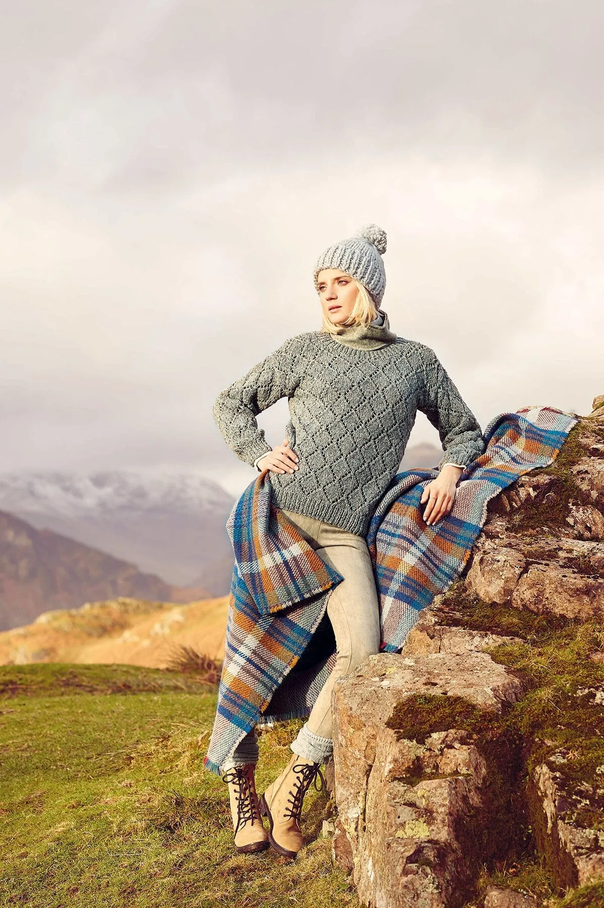1059 Sweater, Tank Top, & Cardigan Pattern Pamphlet