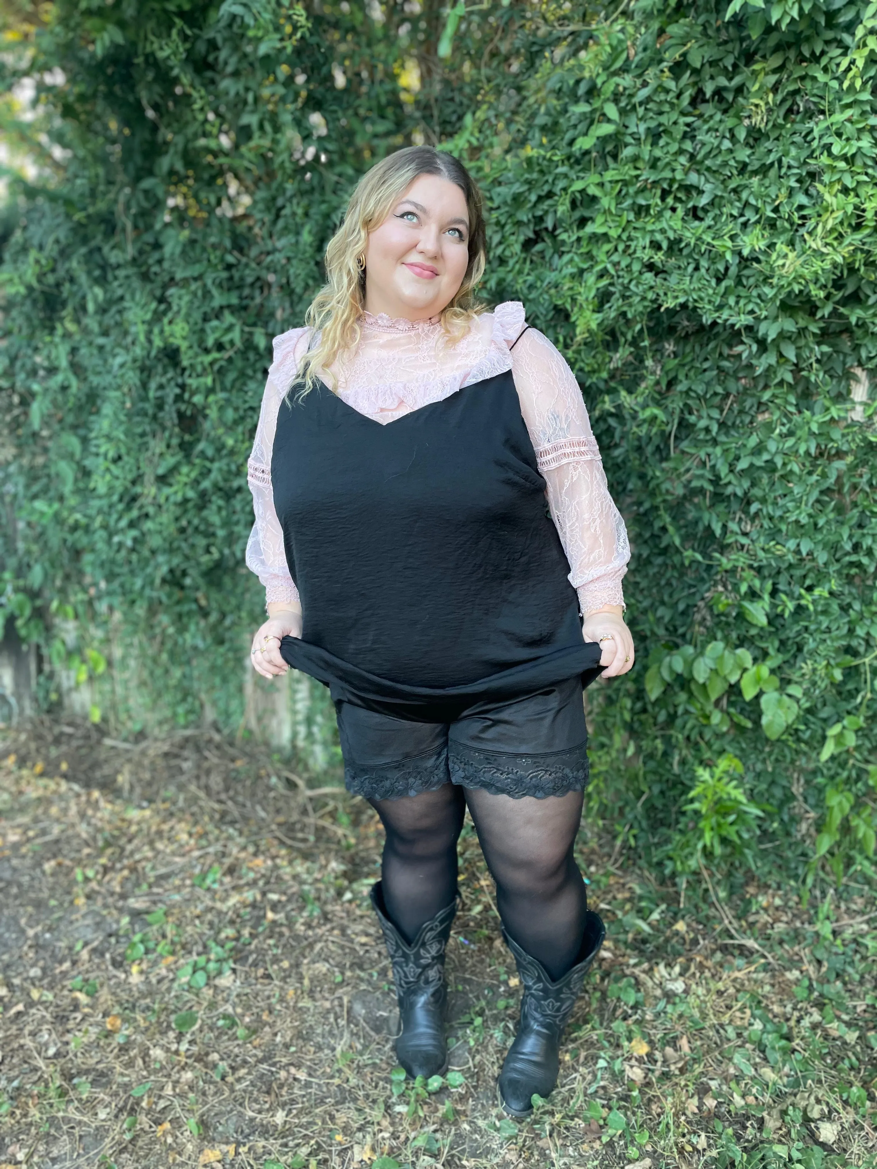 Black Honey with Longer Lace